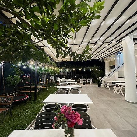 Hotel Kristal Борш Екстериор снимка