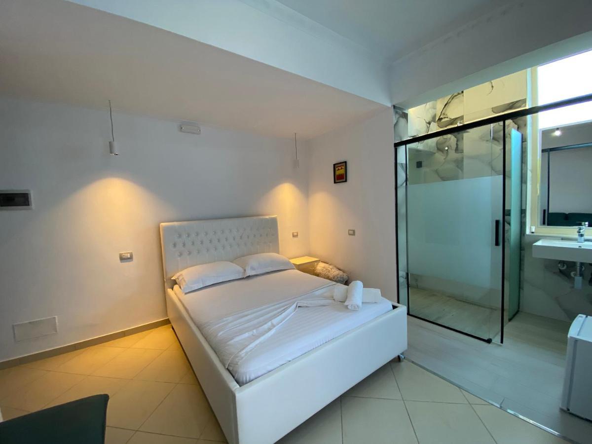 Hotel Kristal Борш Екстериор снимка