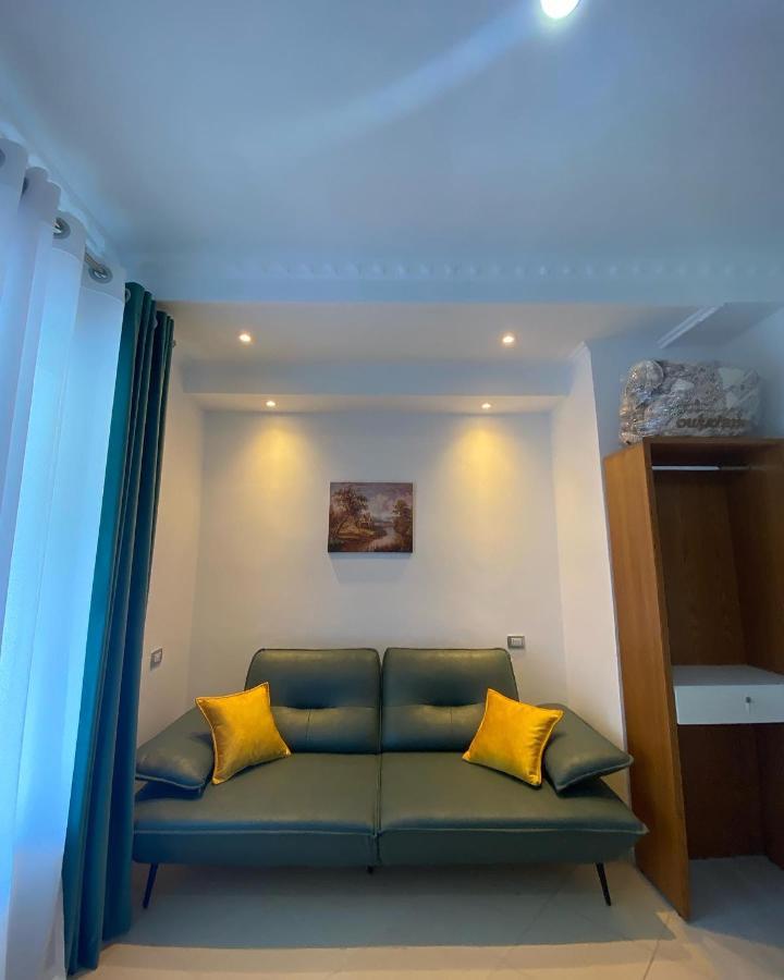 Hotel Kristal Борш Екстериор снимка