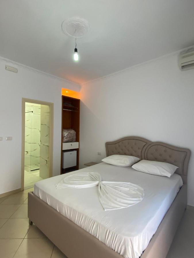 Hotel Kristal Борш Екстериор снимка