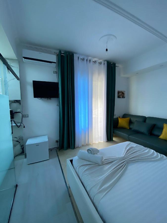 Hotel Kristal Борш Екстериор снимка