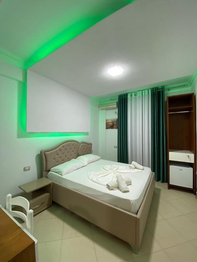 Hotel Kristal Борш Екстериор снимка
