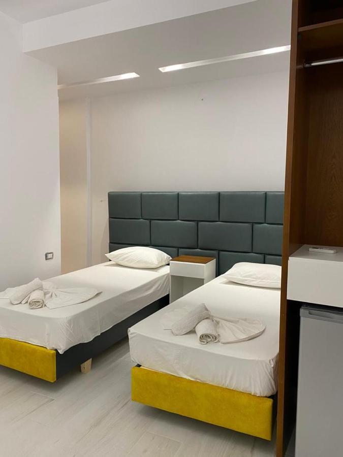 Hotel Kristal Борш Екстериор снимка