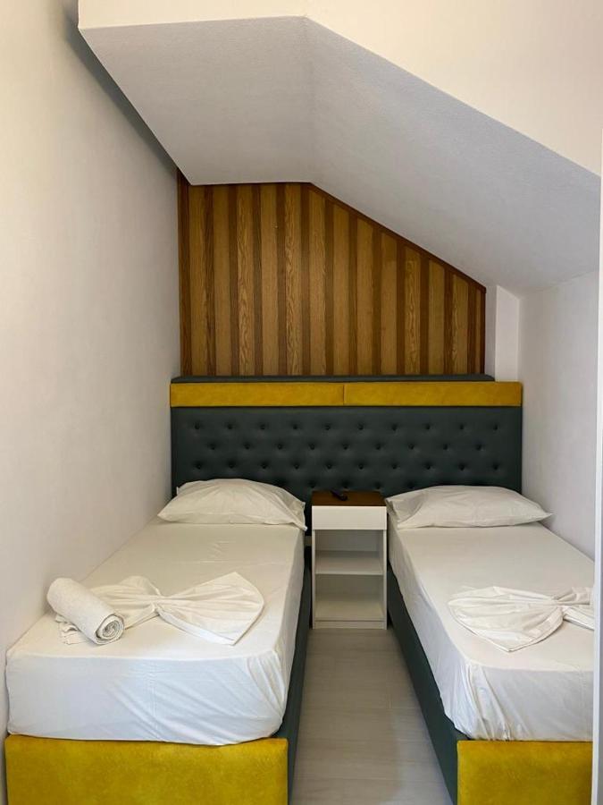 Hotel Kristal Борш Екстериор снимка