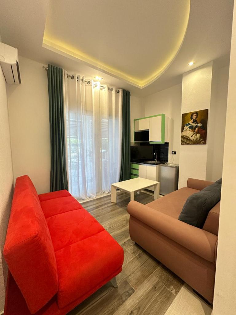 Hotel Kristal Борш Екстериор снимка