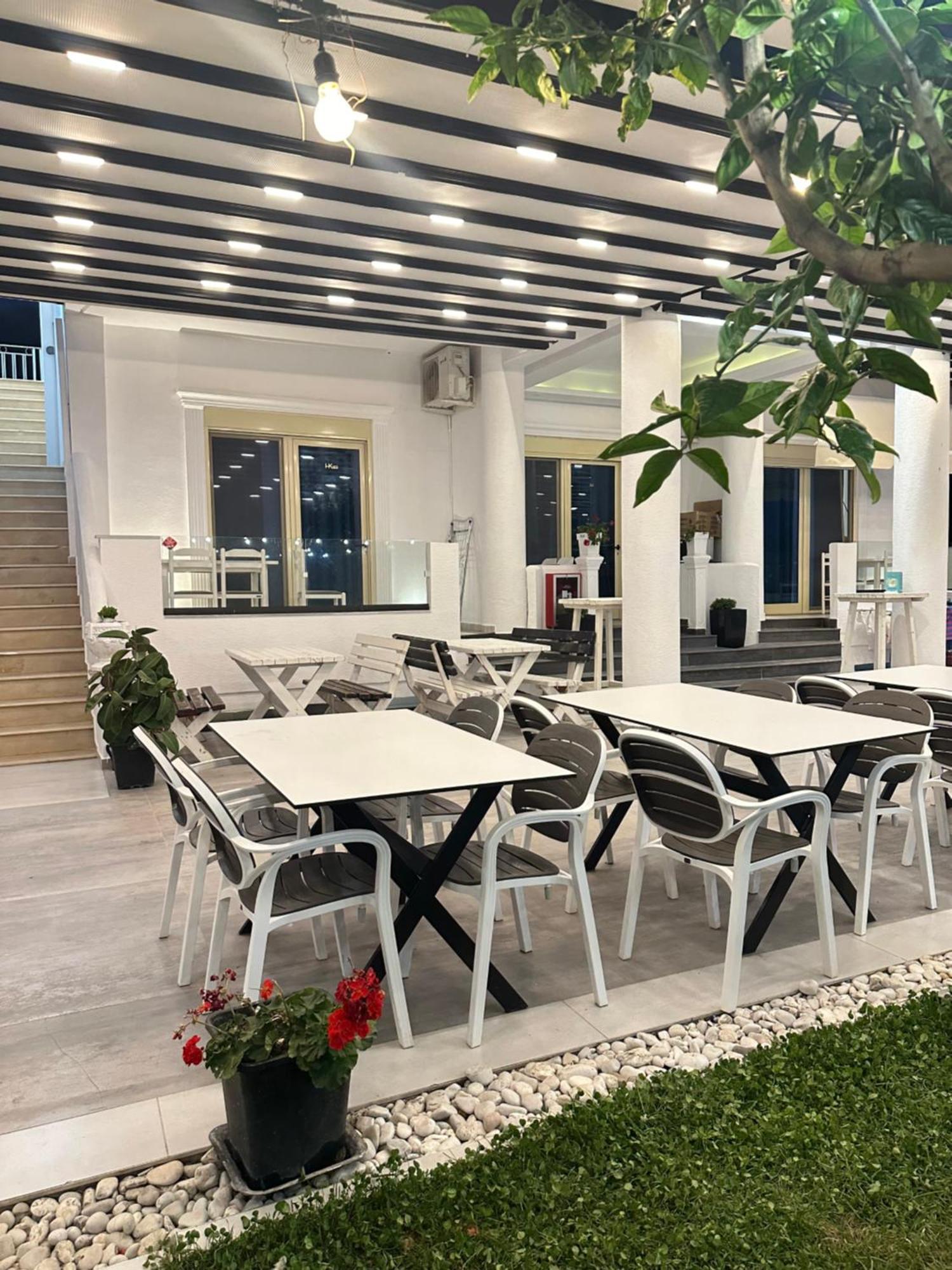 Hotel Kristal Борш Екстериор снимка