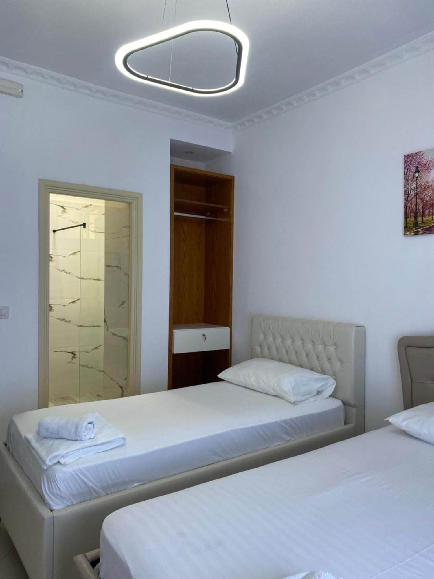 Hotel Kristal Борш Екстериор снимка