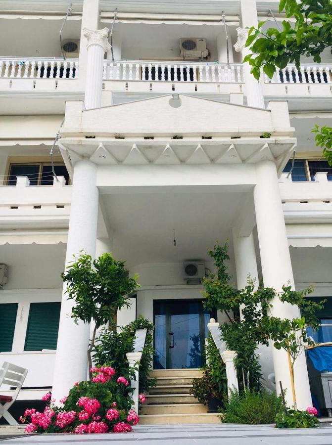 Hotel Kristal Борш Екстериор снимка